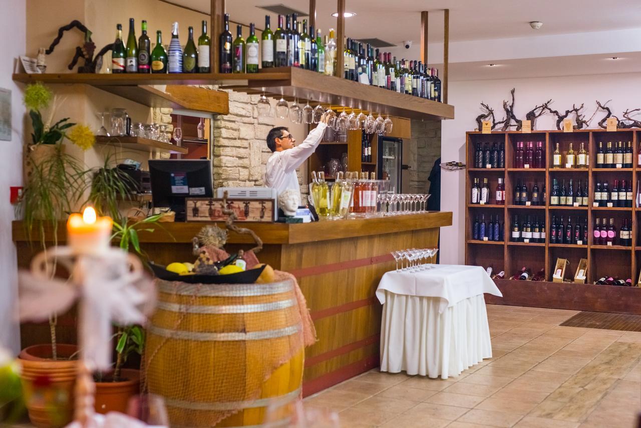 Hotel Merlot Opuzen  المظهر الخارجي الصورة